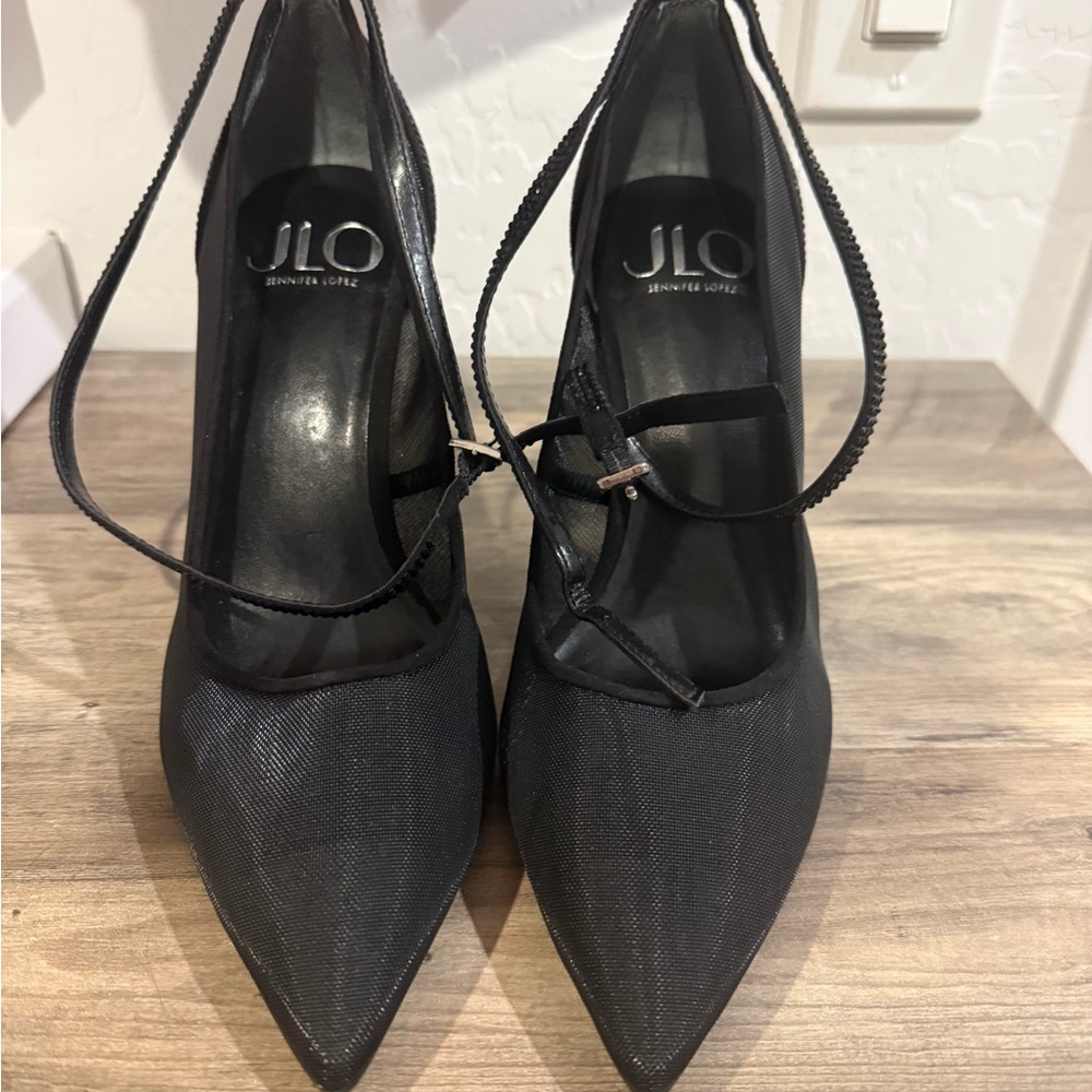 Jennifer Lopez Elegant Black Heels